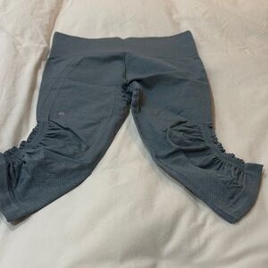 Lululemon Athletica slate blue Capri rouched  Leggings